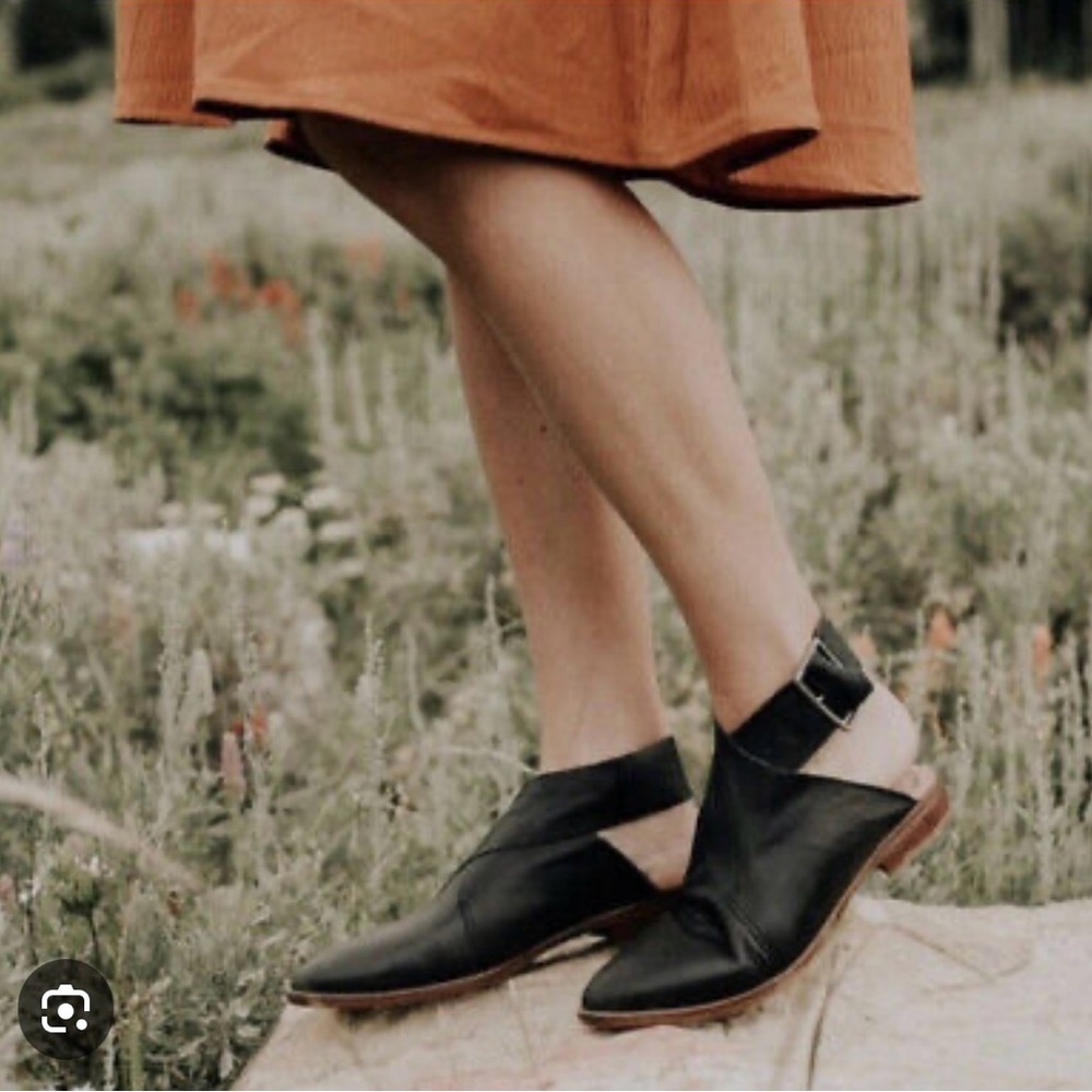 Free people Bryce wrap flats size 40